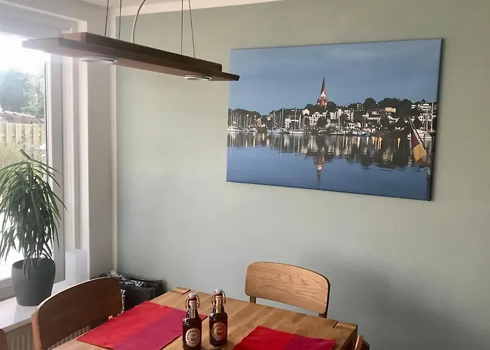 ^Ferienwohnung Alsterbogen